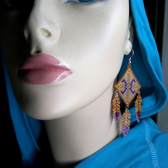 SOLD🎉HP🎉 JRW Handmade Feathers Purple Earrings - Picture 5 of 8